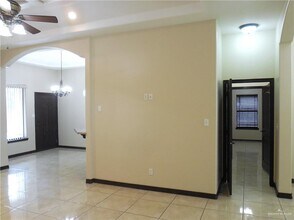 6225 N 45th St in McAllen, TX - Foto de edificio - Building Photo