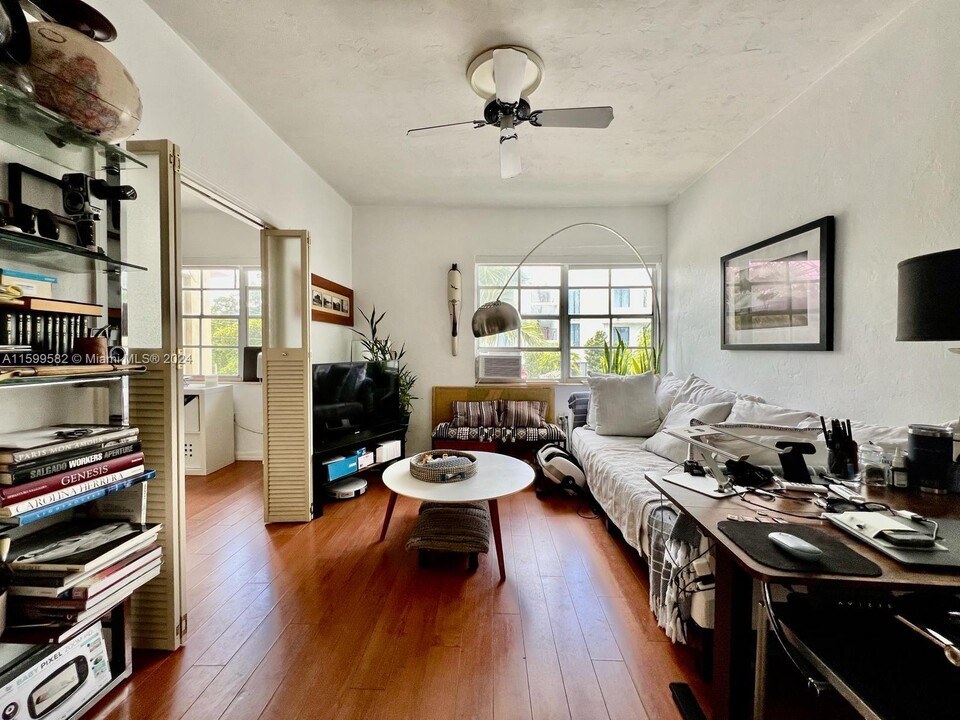 1455 Michigan Ave, Unit 12 in Miami Beach, FL - Building Photo