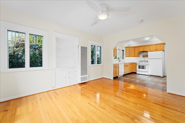 647 California Ave-Unit -647 in Los Angeles, CA - Building Photo - Building Photo