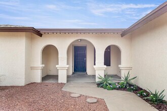 7309 W Canterbury Dr in Peoria, AZ - Building Photo - Building Photo