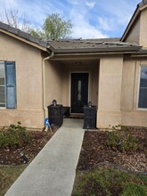 1480 Chimney Way in Lemoore, CA - Building Photo - Building Photo