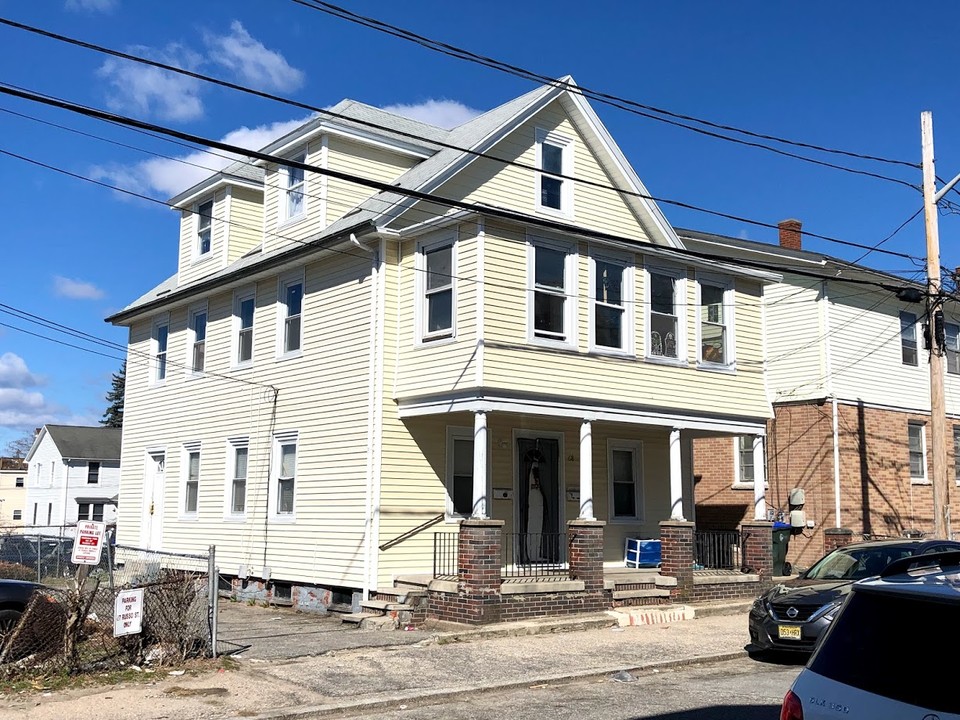 68 Russo St in Providence, RI - Building Photo