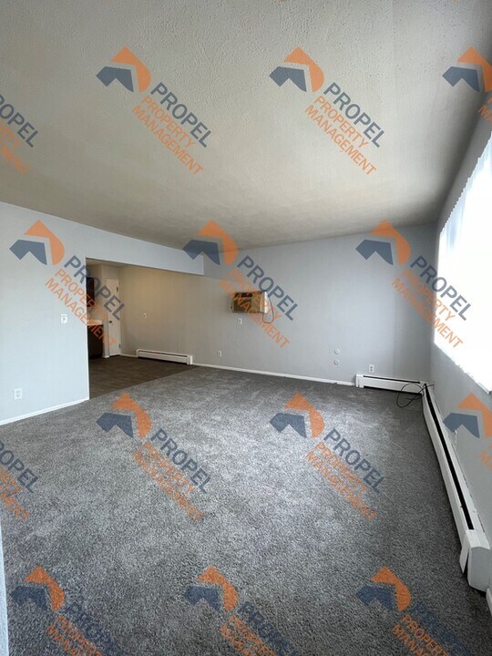 5702 Howe Rd in Wayne, MI - Building Photo