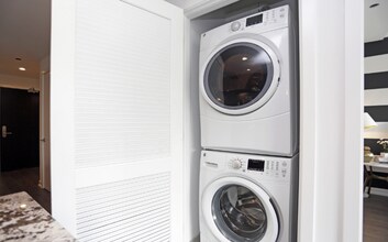 702 N Hudson Ave in Chicago, IL - Foto de edificio - Building Photo