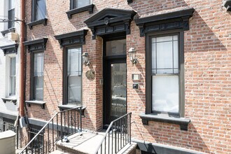 206-208 Park Ave in Hoboken, NJ - Building Photo - Building Photo