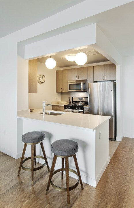 The Alexander in Rego Park, NY - Foto de edificio