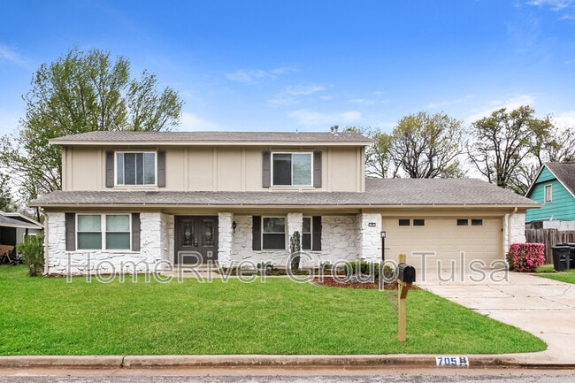 property at 705 Meadowood Dr