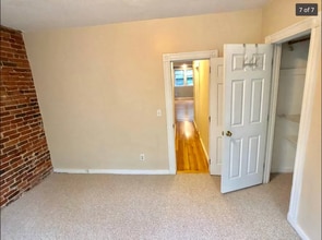 82 Phillips St, Unit 2 in Boston, MA - Foto de edificio - Building Photo