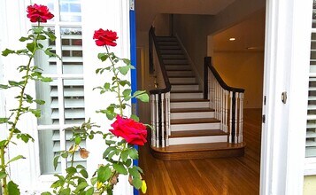 12039 Weddington St in Los Angeles, CA - Building Photo - Building Photo