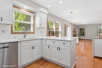 970 Amberwood Cir in Naperville, IL - Building Photo - Building Photo