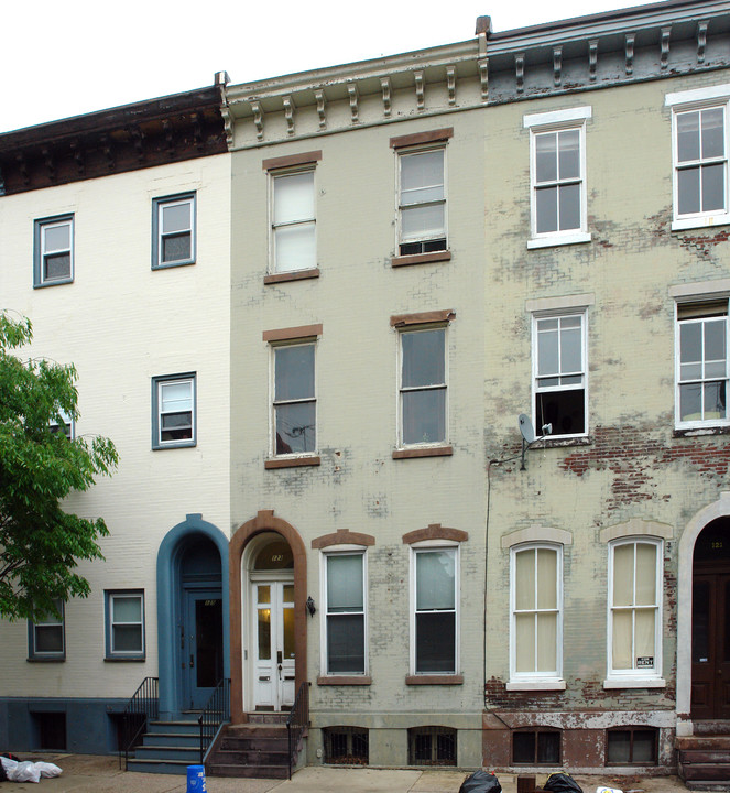 123 N 21st St in Philadelphia, PA - Building Photo