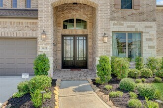 1922 Pleasant Grove Dr in Missouri City, TX - Building Photo - Building Photo