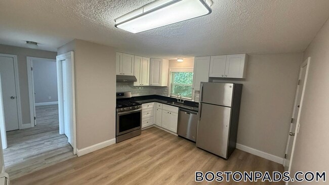 95-101 Upton St., Unit 95-C in Grafton, MA - Foto de edificio - Building Photo