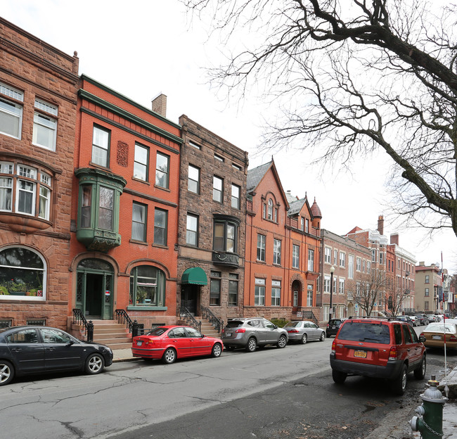 483 State St in Albany, NY - Foto de edificio - Building Photo