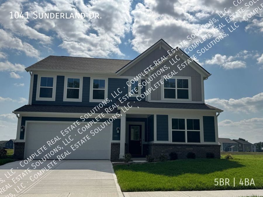 1041 Sunderland Dr in Greenwood, IN - Building Photo