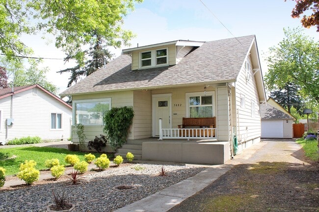 5002 SE 97th Ave in Portland, OR - Building Photo - Building Photo