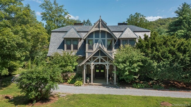 property at 996 NY-9D