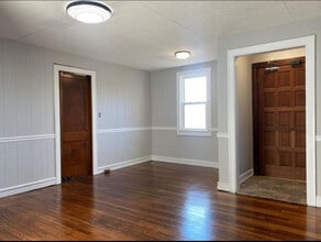 209 E Unaka Ave in Johnson City, TN - Building Photo - Building Photo