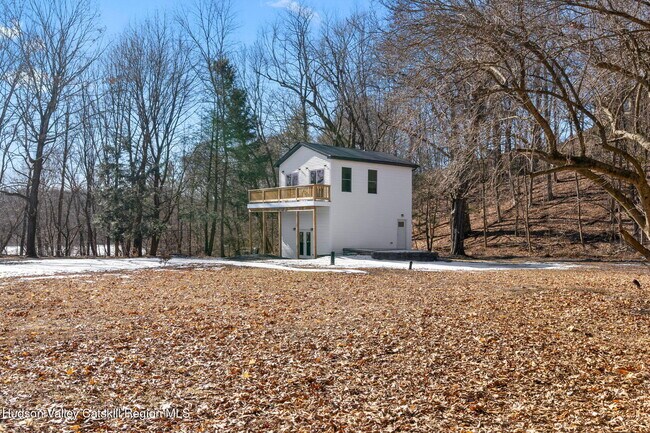 14 Washburn Terrace in Saugerties, NY - Building Photo - Building Photo