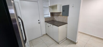 3660 NE 166th St, Unit 703 in Miami, FL - Building Photo - Building Photo
