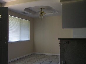 2708 Wilson Ave, Unit R in Redding, CA - Building Photo - Building Photo