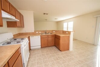 310 Falling Pine Dr in Conroe, TX - Building Photo - Building Photo