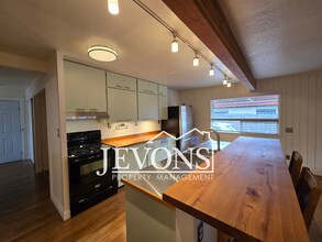 1605 Ledwich Ave in Yakima, WA - Building Photo - Building Photo