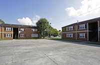 St James Apartments on Preston Place in New Orleans, LA - Foto de edificio - Building Photo