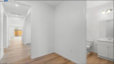 3000 Red Canard Wy in Roseville, CA - Building Photo - Building Photo