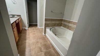 1022 Firethorne Pass in Cumming, GA - Building Photo - Building Photo