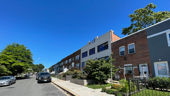 1702 Gales St NE in Washington, DC - Building Photo - Building Photo