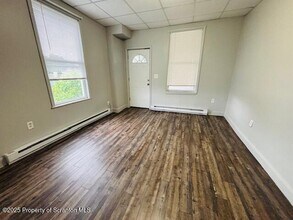 419-419 George St in Throop, PA - Building Photo - Building Photo