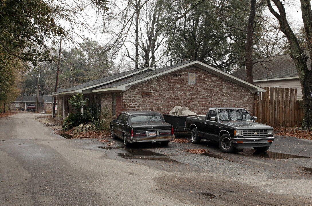 5522 Garrett Ave in North Charleston, SC - Foto de edificio