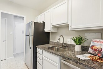 4000 Tunlaw Rd NW in Washington, DC - Building Photo - Building Photo