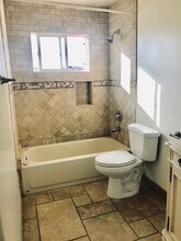 5255 Denny Ave, Unit 5255 in Los Angeles, CA - Building Photo - Building Photo