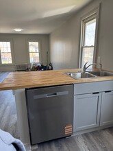 92 Alexander St, Unit 2 in Rochester, NY - Building Photo - Building Photo