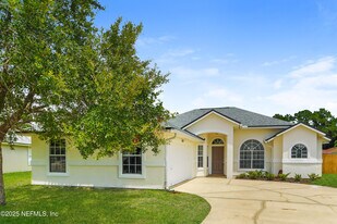 1368 Summerbrook Dr in Middleburg, FL - Building Photo