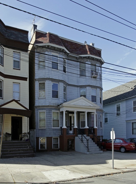 197 Winfield Ave in Jersey City, NJ - Building Photo