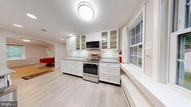 2116 Linden Ln in Silver Spring, MD - Building Photo - Building Photo