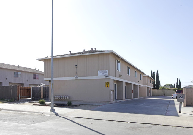 780 Elkington Ave in Salinas, CA - Foto de edificio - Building Photo