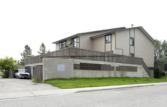 4340 73rd St NW in Calgary, AB - Building Photo - Building Photo