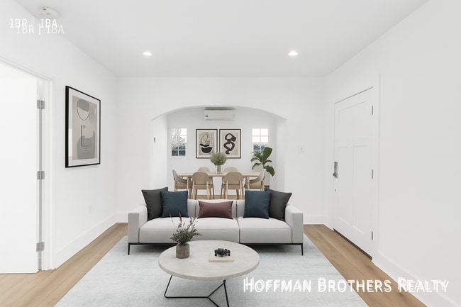 5710 Fountain Ave in Los Angeles, CA - Foto de edificio - Building Photo