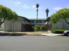 700 Memorial Way in Hayward, CA - Building Photo - Building Photo
