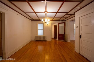13 1st St in Rumson, NJ - Building Photo - Building Photo