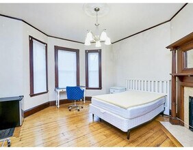 295 Foster St, Unit 295 in Boston, MA - Foto de edificio - Building Photo