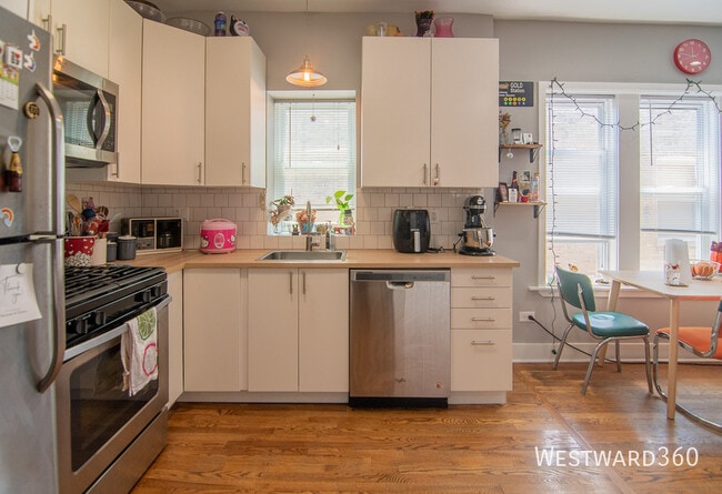 4543 N Albany Ave in Chicago, IL - Building Photo - Building Photo