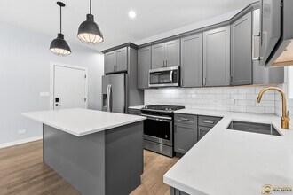 4402 S Prairie Ave in Chicago, IL - Building Photo - Building Photo