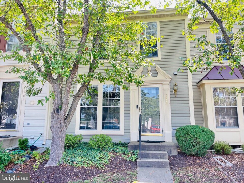 9703 Sassafras Ct in Manassas, VA - Building Photo