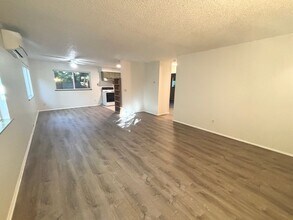 1513 SE Ash St in Portland, OR - Building Photo - Building Photo