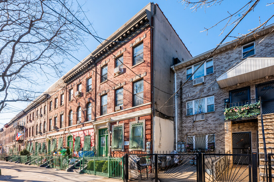 1051 Faile St in Bronx, NY - Building Photo